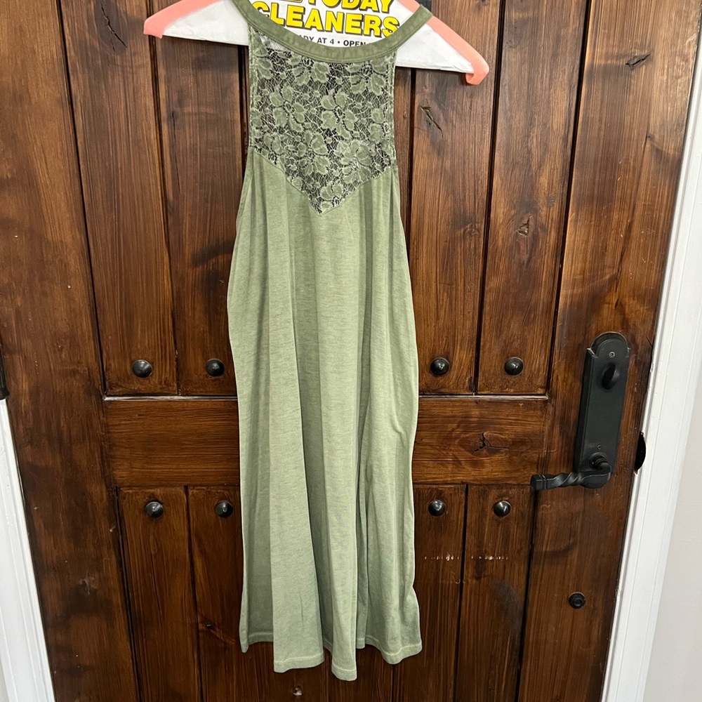 Green high neck lace dress